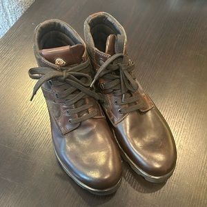 - Moncler brown boots. Size 43